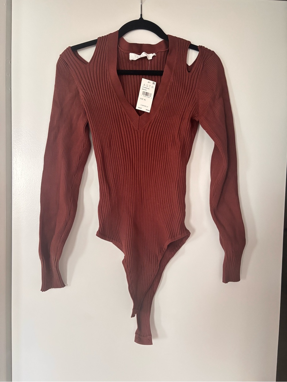 Astr Rust-Colored Ribbed Cold-Shoulder V-Neck Bodysuit